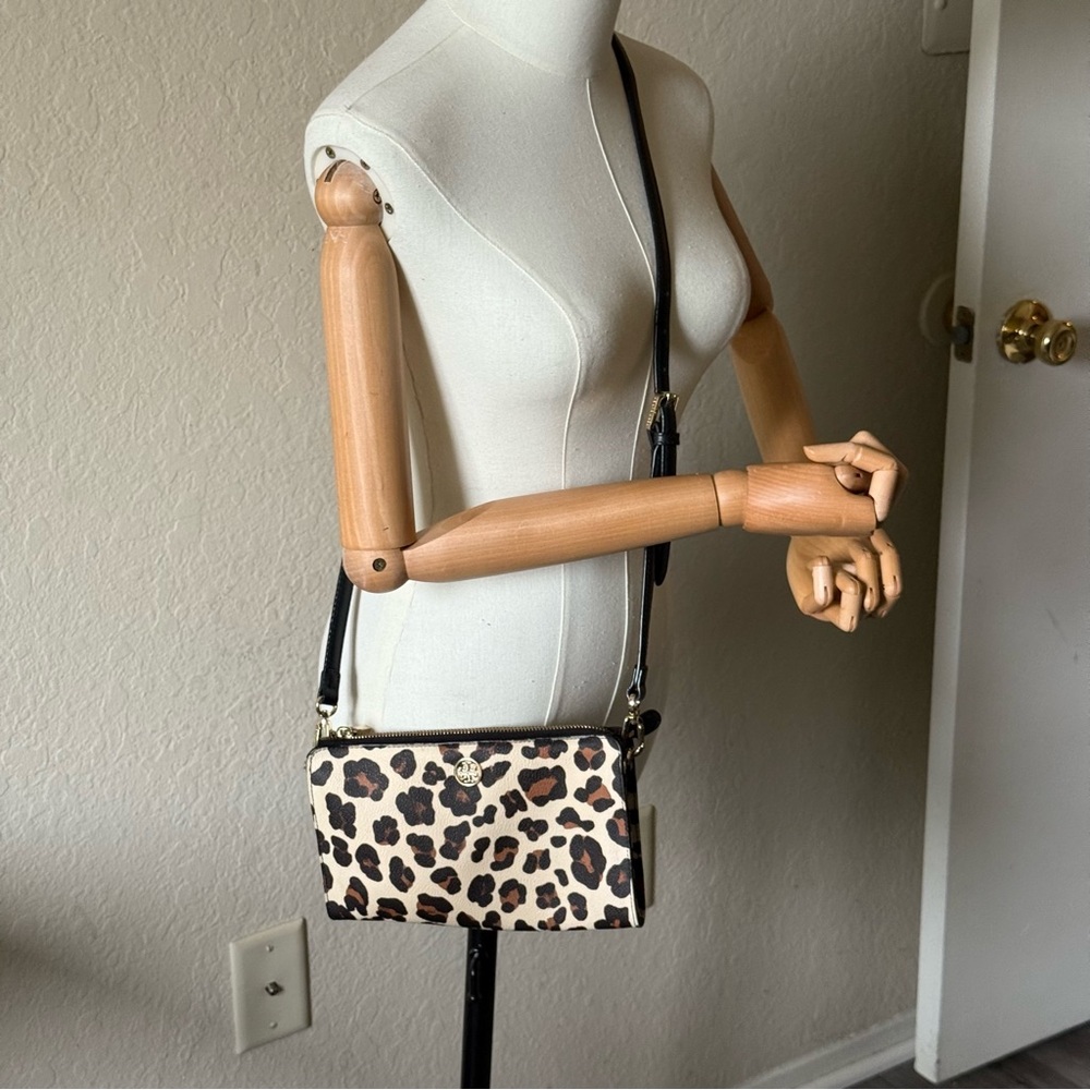 🔥 Tory Burch, leopard print Crossbody bag, PVC leather🔥 - Picture 14 of 14